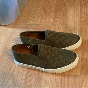 Slip on, below ankle shoes